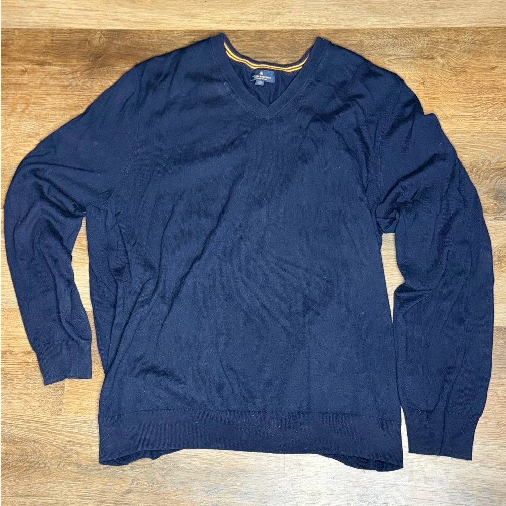 Brooks Brothers V-Neck Sweater in Deep Navy wool